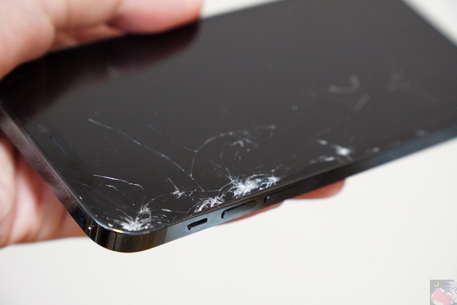iPhone12Pro液晶破損修理