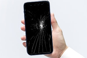 cracked-iphone-12-screen