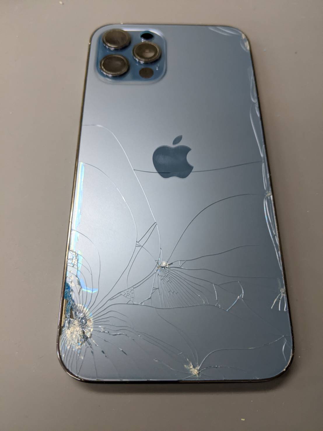 iPhone12Pro背面割れ&画面割れ修理